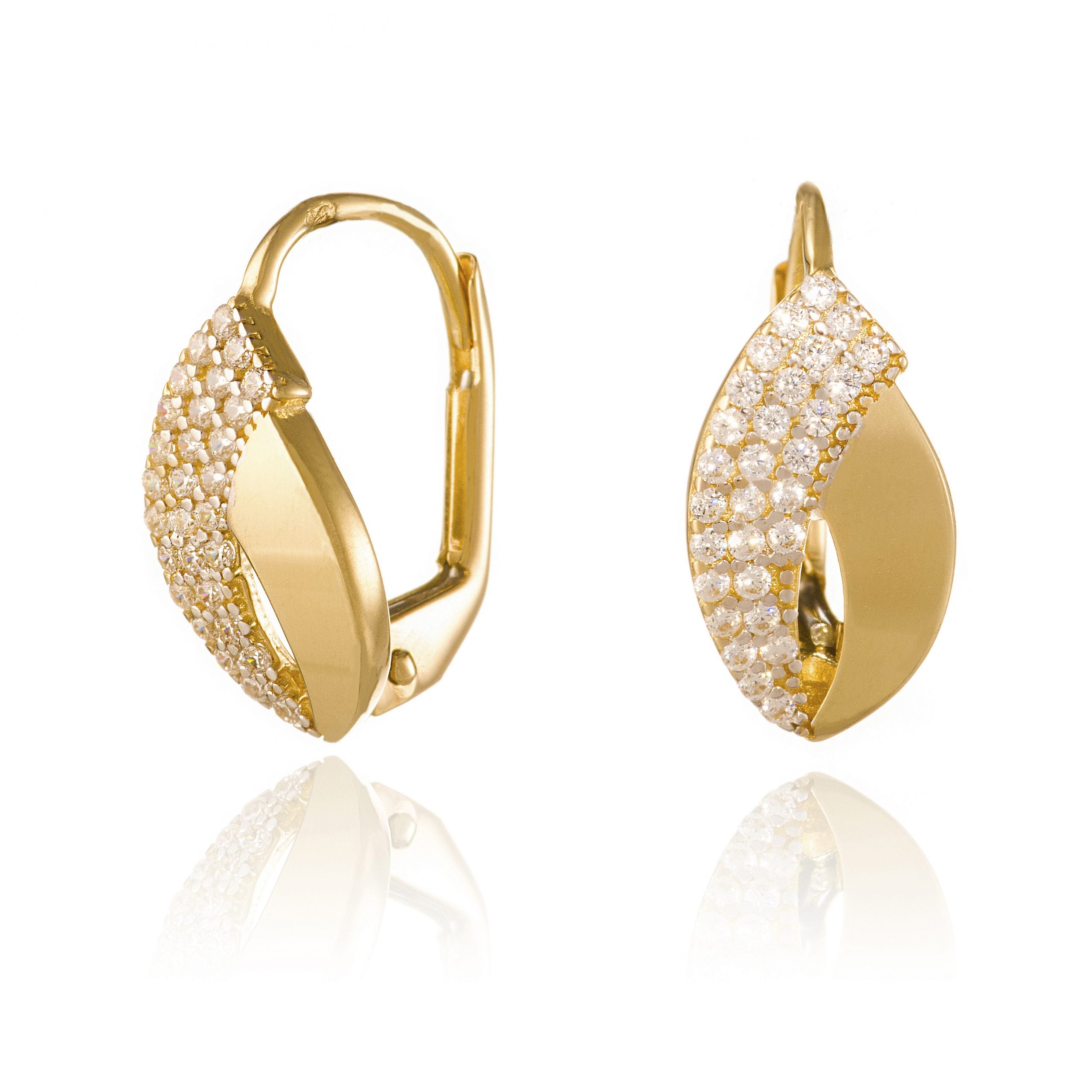 damske-zlate-nausnice-s-atypickym-dizajnom