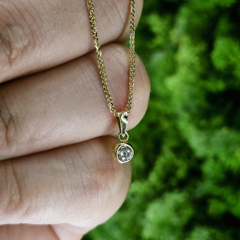 Gold pendant