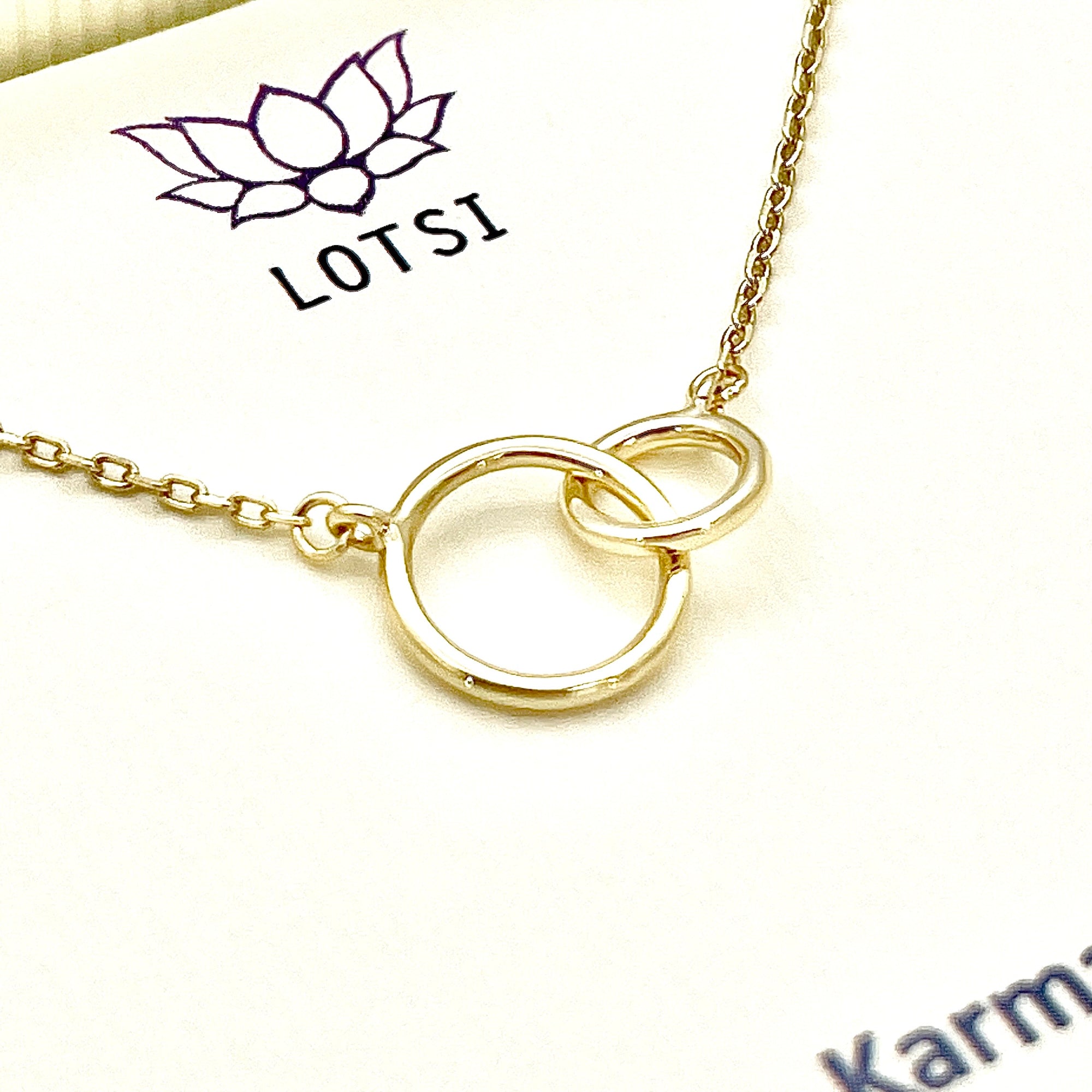 strieborna-pozlatena-karma