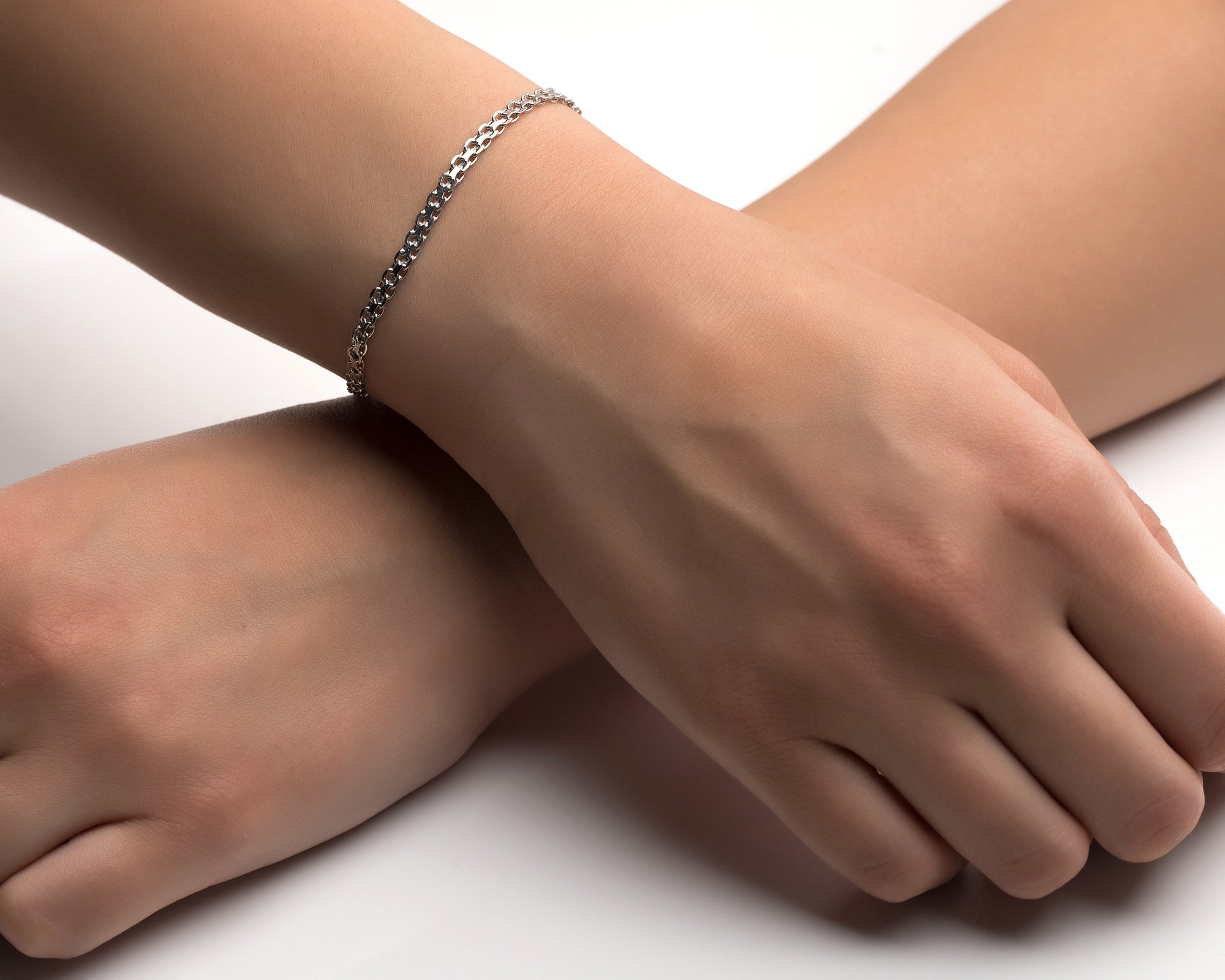 Strieborný náramok