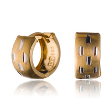 prijemne-zlate-nausnice-kruzky-s-gravirom