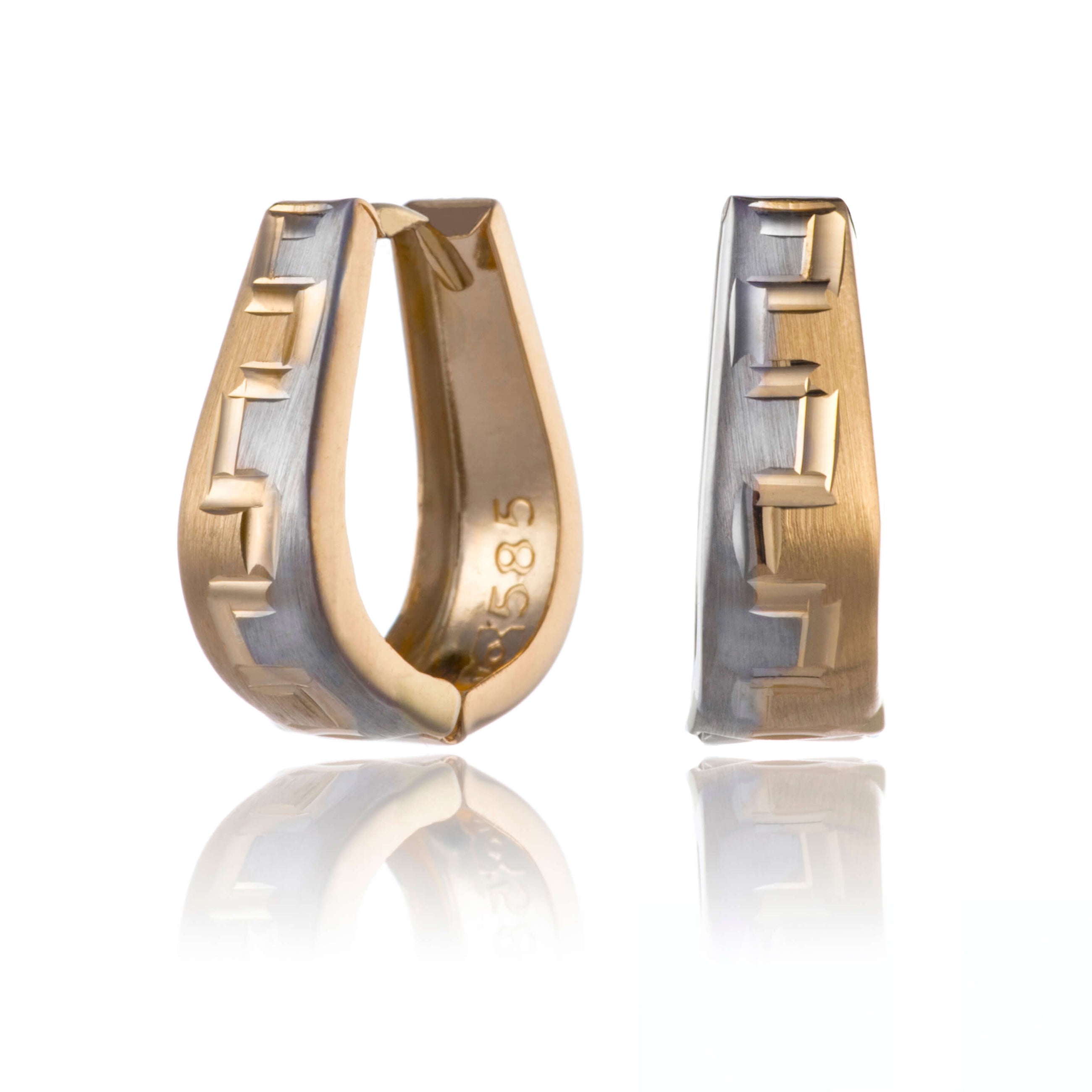 elegantne-zlate-nausnicky-s-matnym-efektom