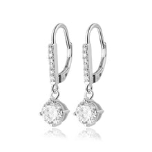 decentne-strieborne-zirkonove-nausnice-pre-damy