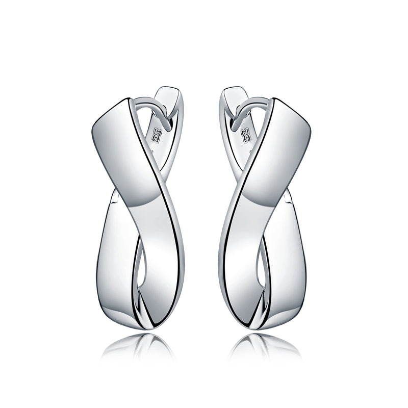 zaujimave-hladke-strieborne-nausnice-pre-damy