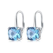 strieborne-nausnice-s-centralnym-modrym-zirkonom