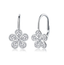 strieborne-jemne-nausnice-kvietky-so-zirkonmi