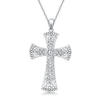 zaujimavy-strieborny-tepany-kriz