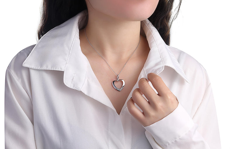 Strieborný prívesok