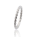 jednoduchy-damsky-strieborny-prsten-bez-kamienkov