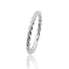 jednoduchy-damsky-strieborny-prsten-bez-kamienkov