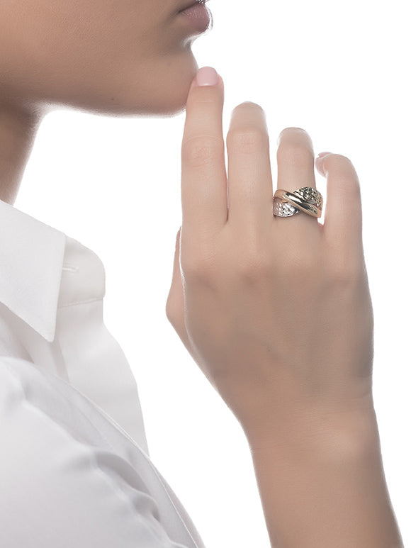 vyrazny-zlaty-damsky-prsten