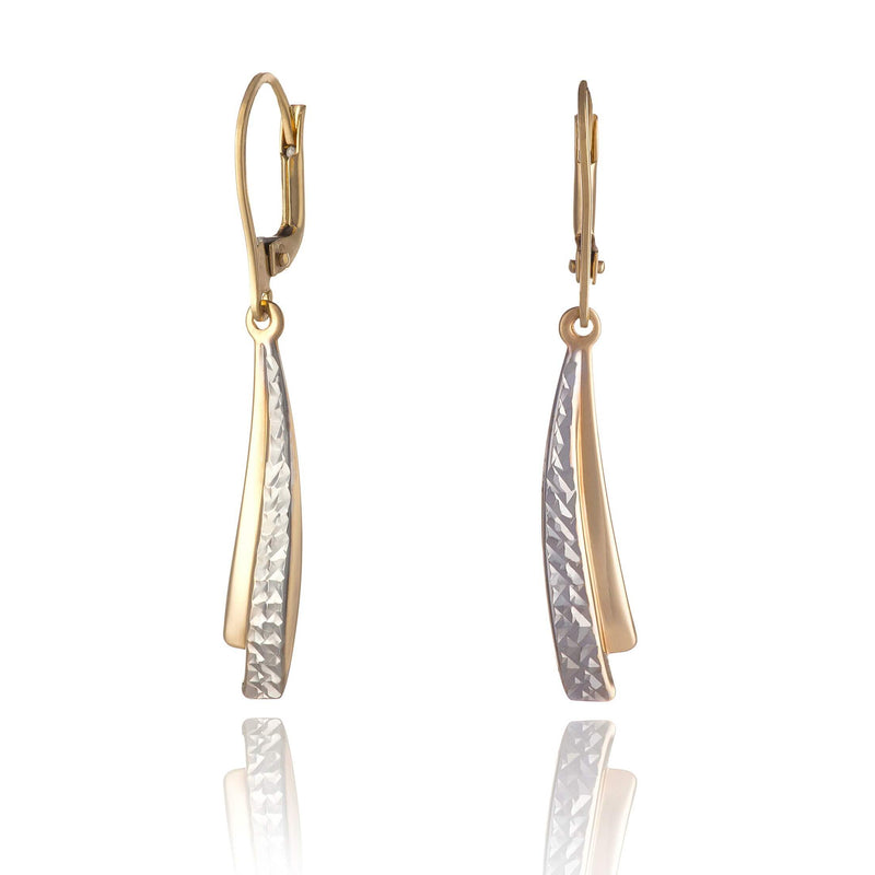 visiace-zlate-nausnice-s-efektnym-gravirom