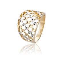 krasny-zlaty-prsten-s-efektnym-gravirom