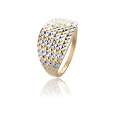 damsky-zlaty-prsten-s-efektnym-gravirom